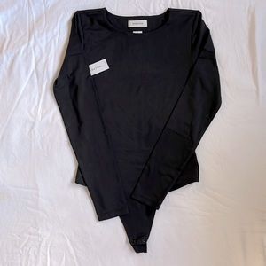 Aritzia - Babaton Contour Crew Longsleeve Bodysuit